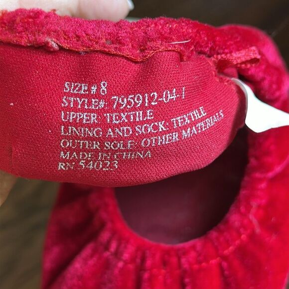 Gap Cherry Red Velvet Women's Fold Up Flats with velvet bag for carrying - Picture 6 of 7